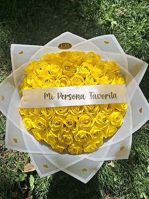 Ramo de 50 Rosas  Eternas Amarillas 