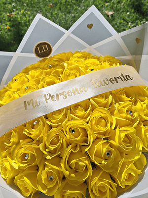 Ramo de 50 Rosas  Eternas Amarillas 