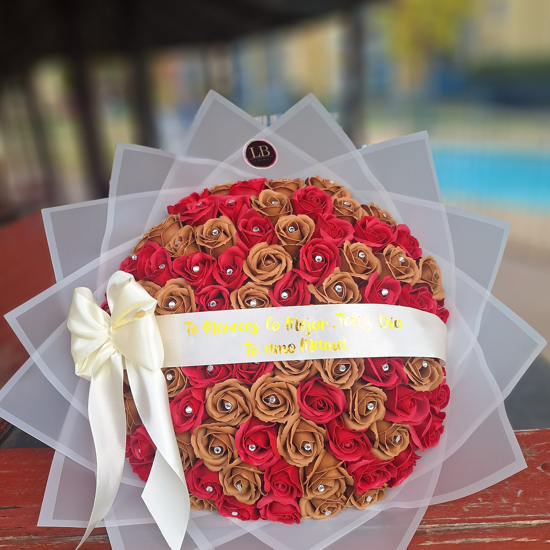 Ramo 100 Rosas para Mamá  1