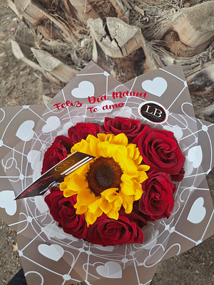 Rosas con girasol 