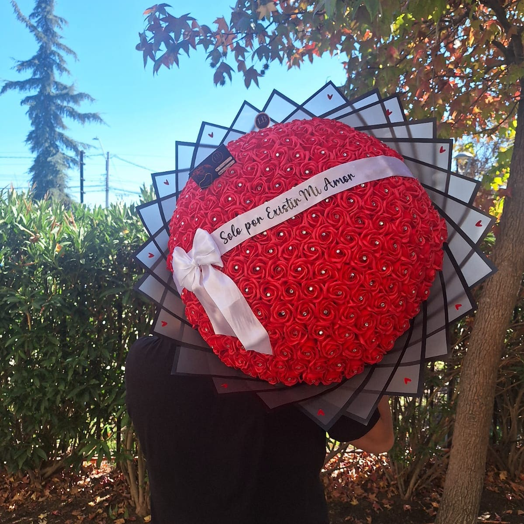 250 rosas eternas con cinta personalizada 1