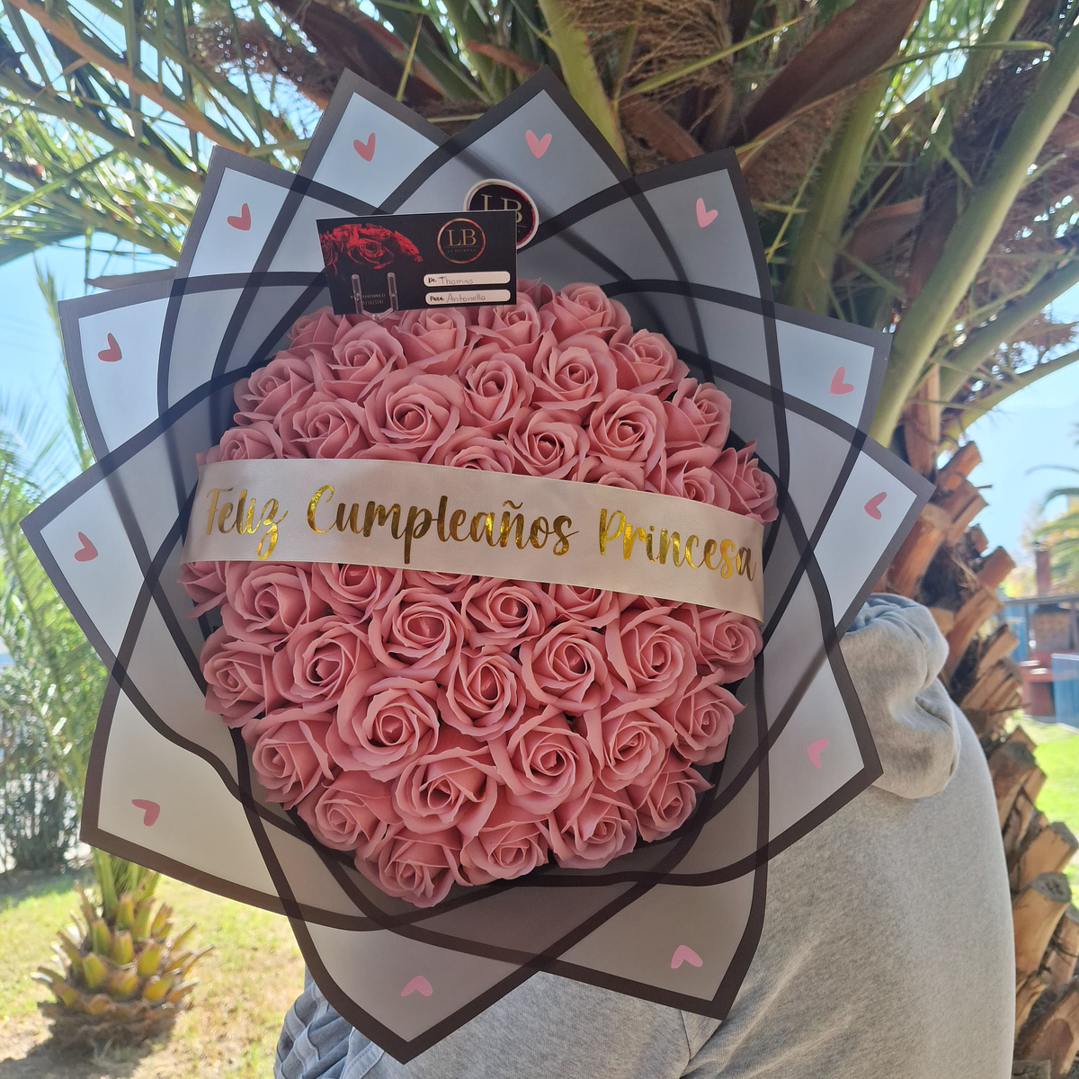 Ramo de 50 rosas eternas de cumpleaños  3