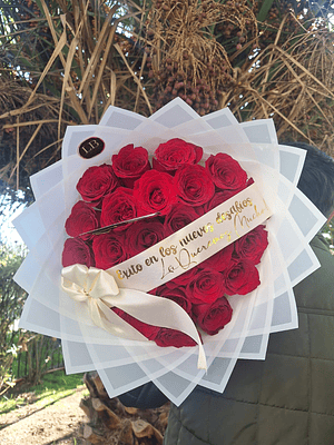 Ramo de 25 rosas  naturales 