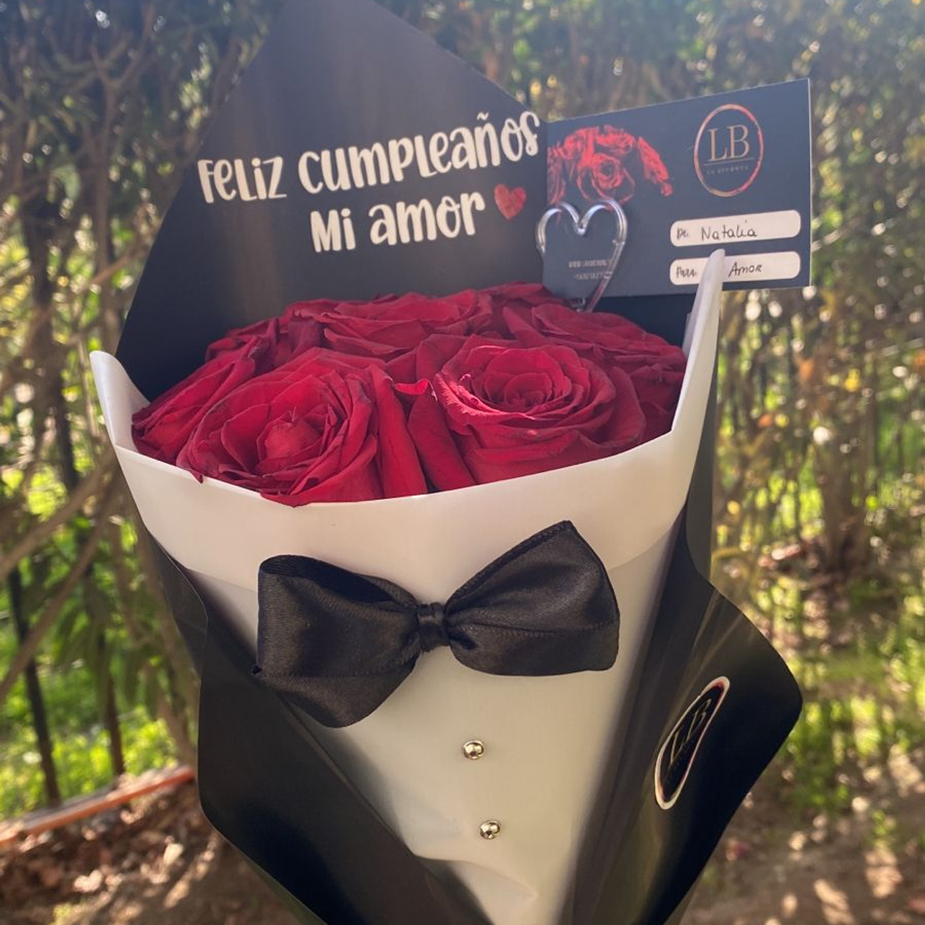 Rosas con Traje de Frac 2