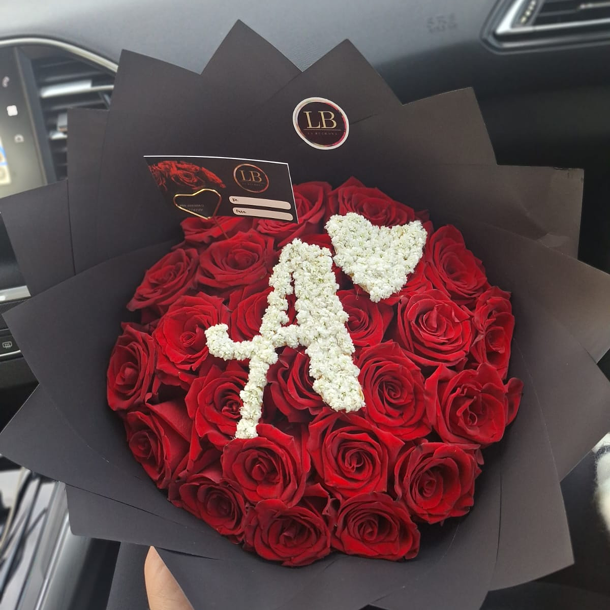 Ramo DE 25 Rosas Naturales con Inicial  1