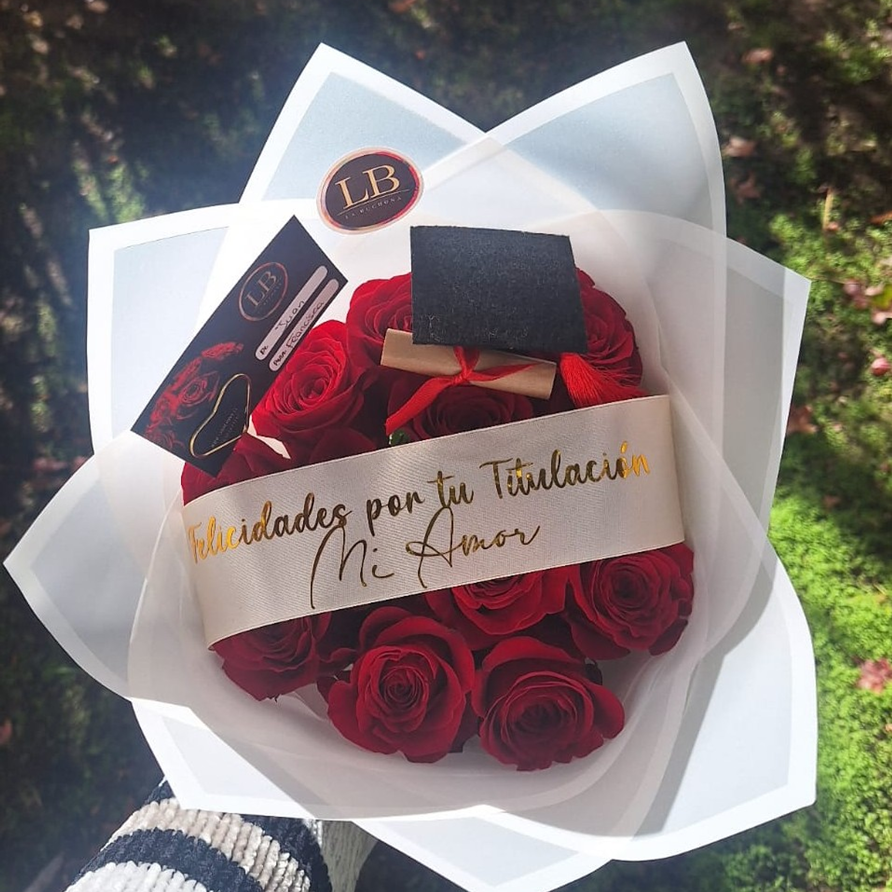 Ramo para la Graduada, 12 rosas naturales  1