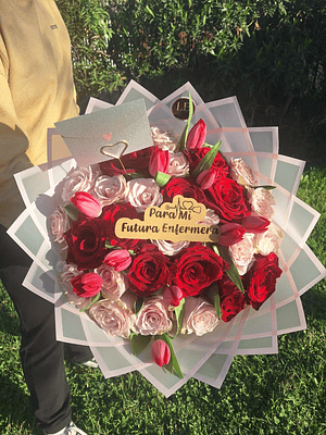 Mix de Rosas Naturales + Tulipanes 