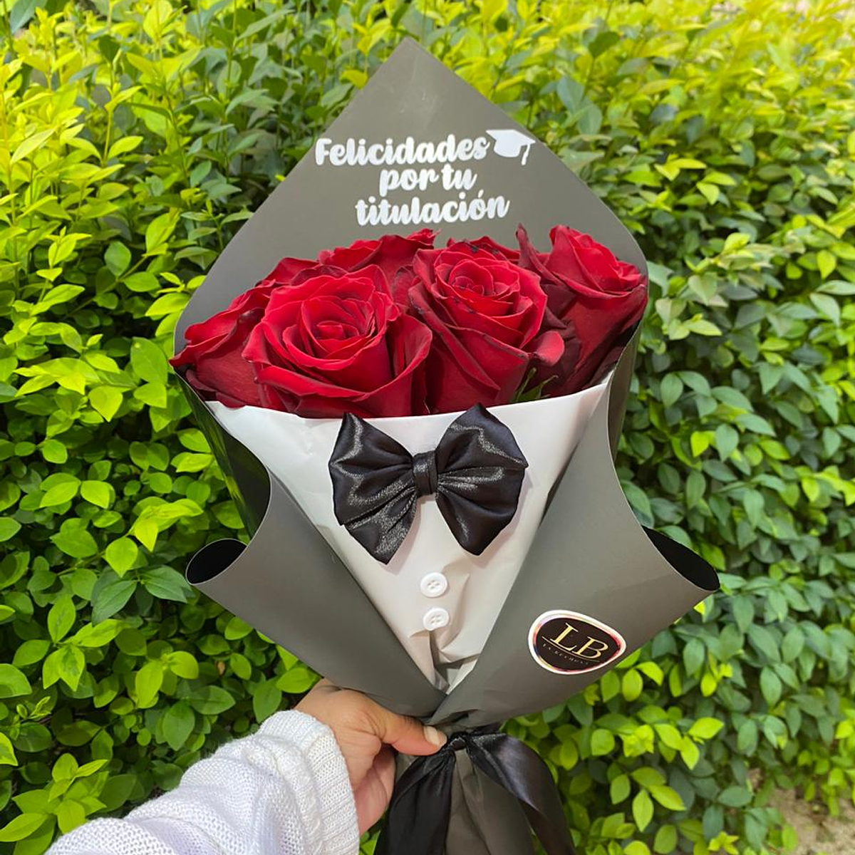 Rosas con Traje de Frac 3