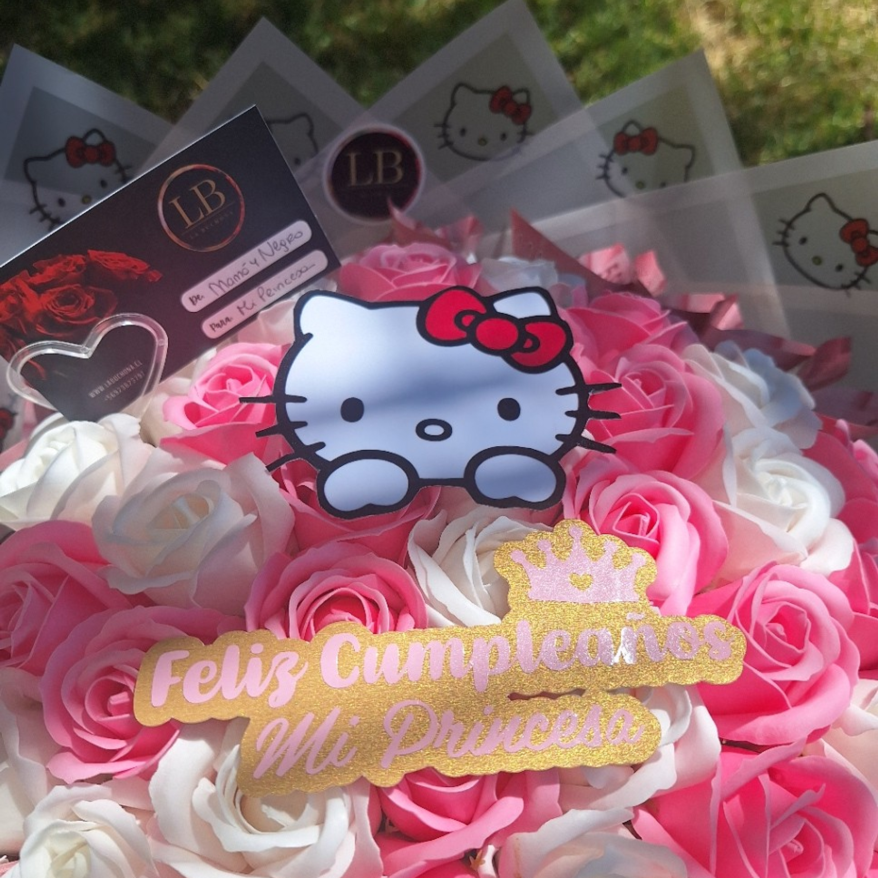 Ramo con billetes Hello Kitty  2