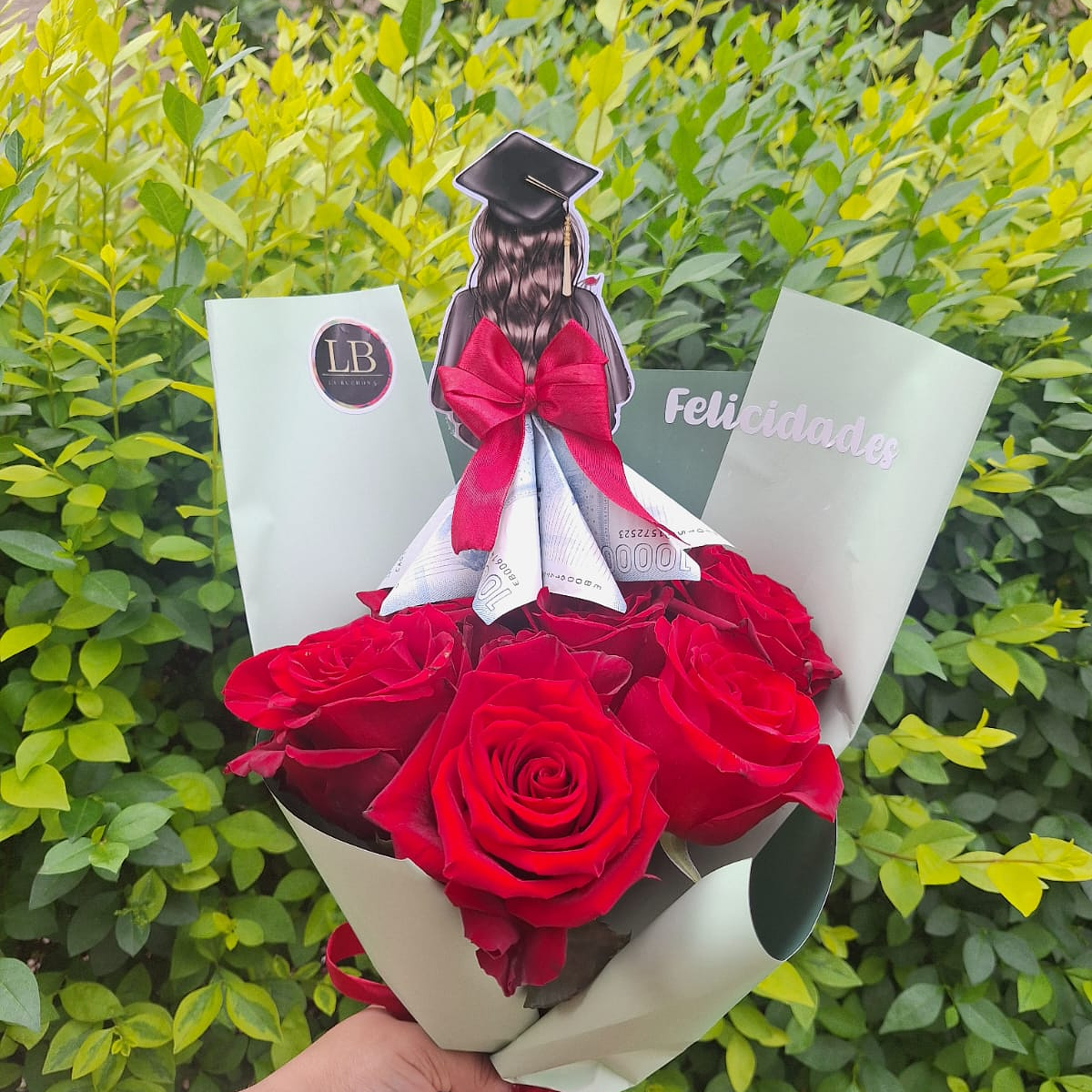 Ramo para la graduada  1