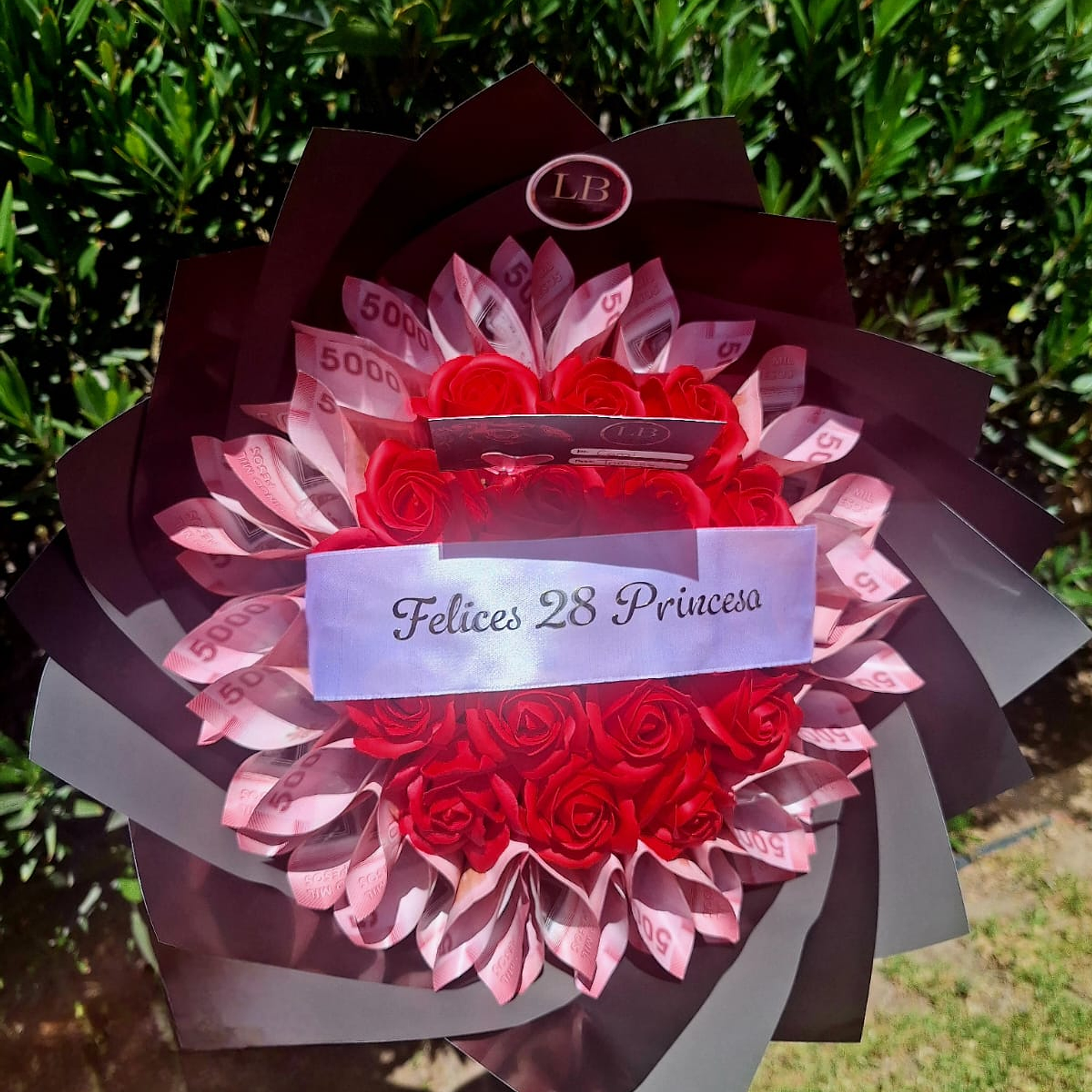 Ramo con billetes  1