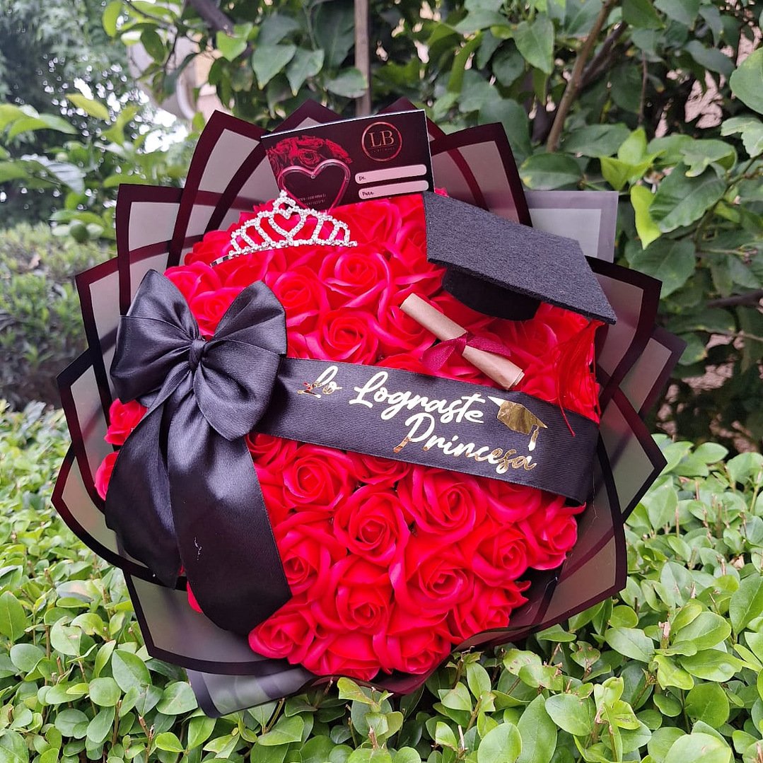 Ramo de 50 Rosas Eternas 1