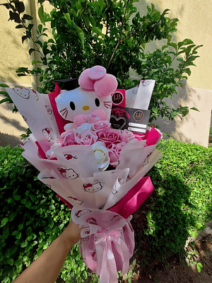 Ramo hello kitty graduada 