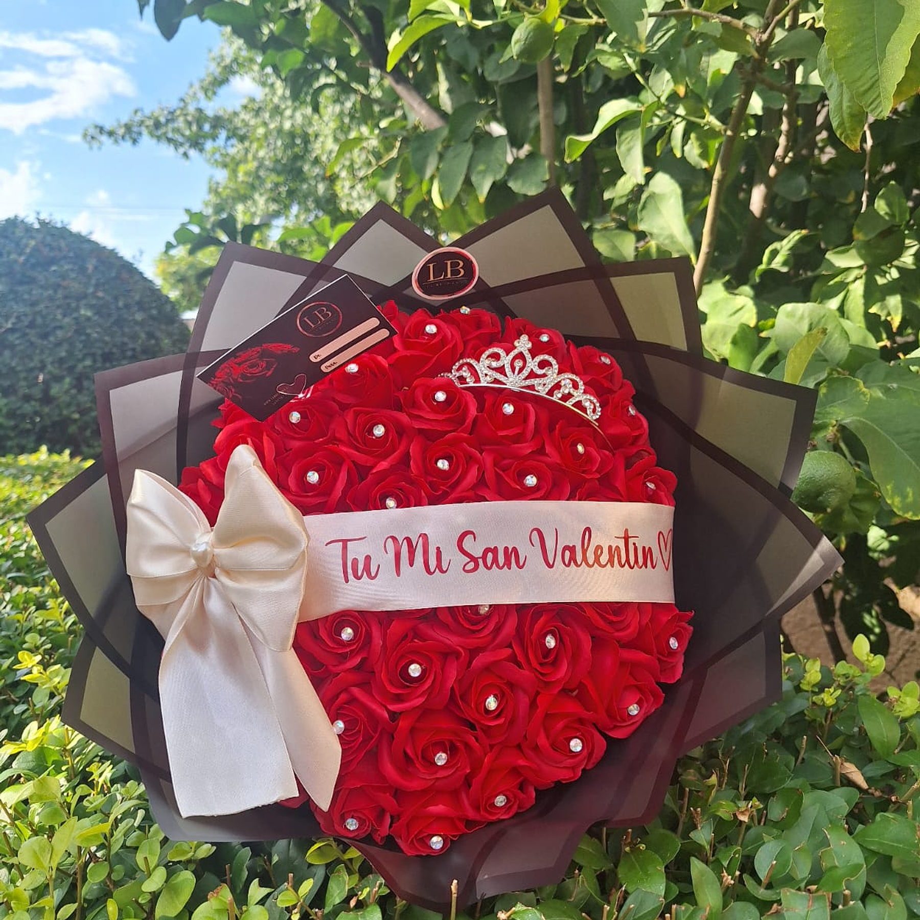 Tu mi San Valentín / Ramo de 50 Rosas Eternas  2