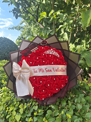 Tu mi San Valentín / Ramo de 50 Rosas Eternas 