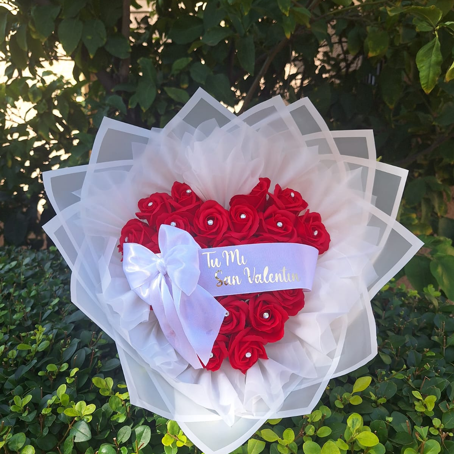 Promesa de Amor con 24 rosas eternas  1