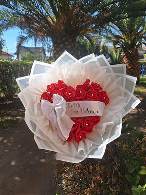 Promesa de Amor con 24 rosas eternas 