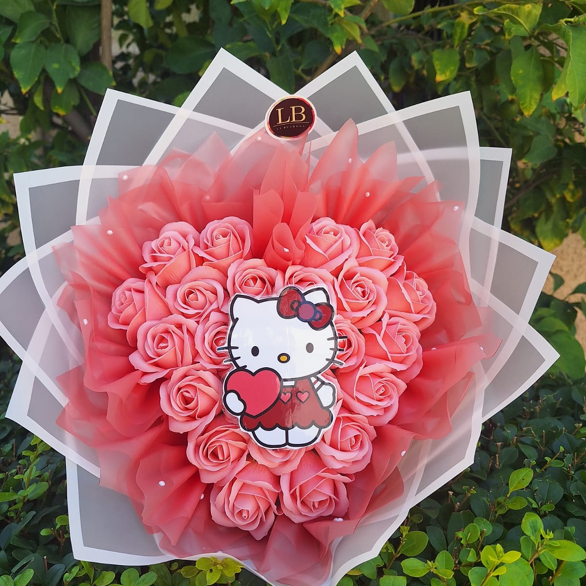 Ramo de corazon estilo Hello Kitty  3