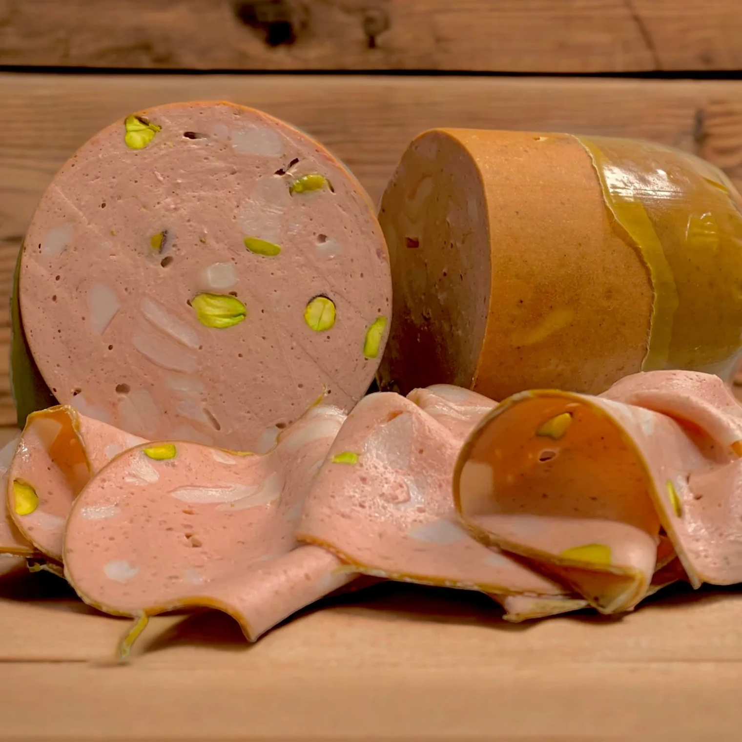 Mortadella Italiana con pistacho 200 gr. 2