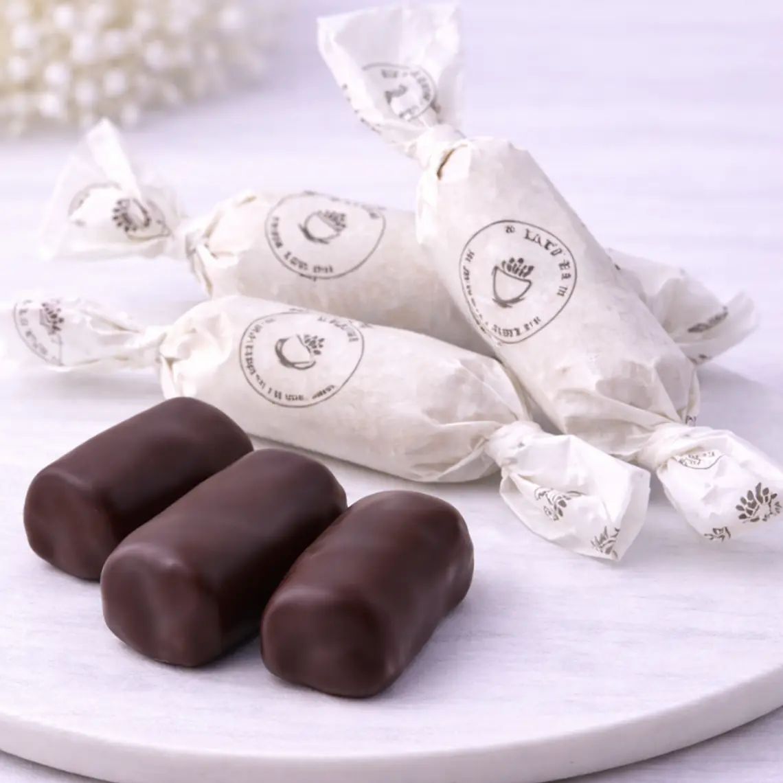 Calugas de Leche Bañadas en Chocolate 3