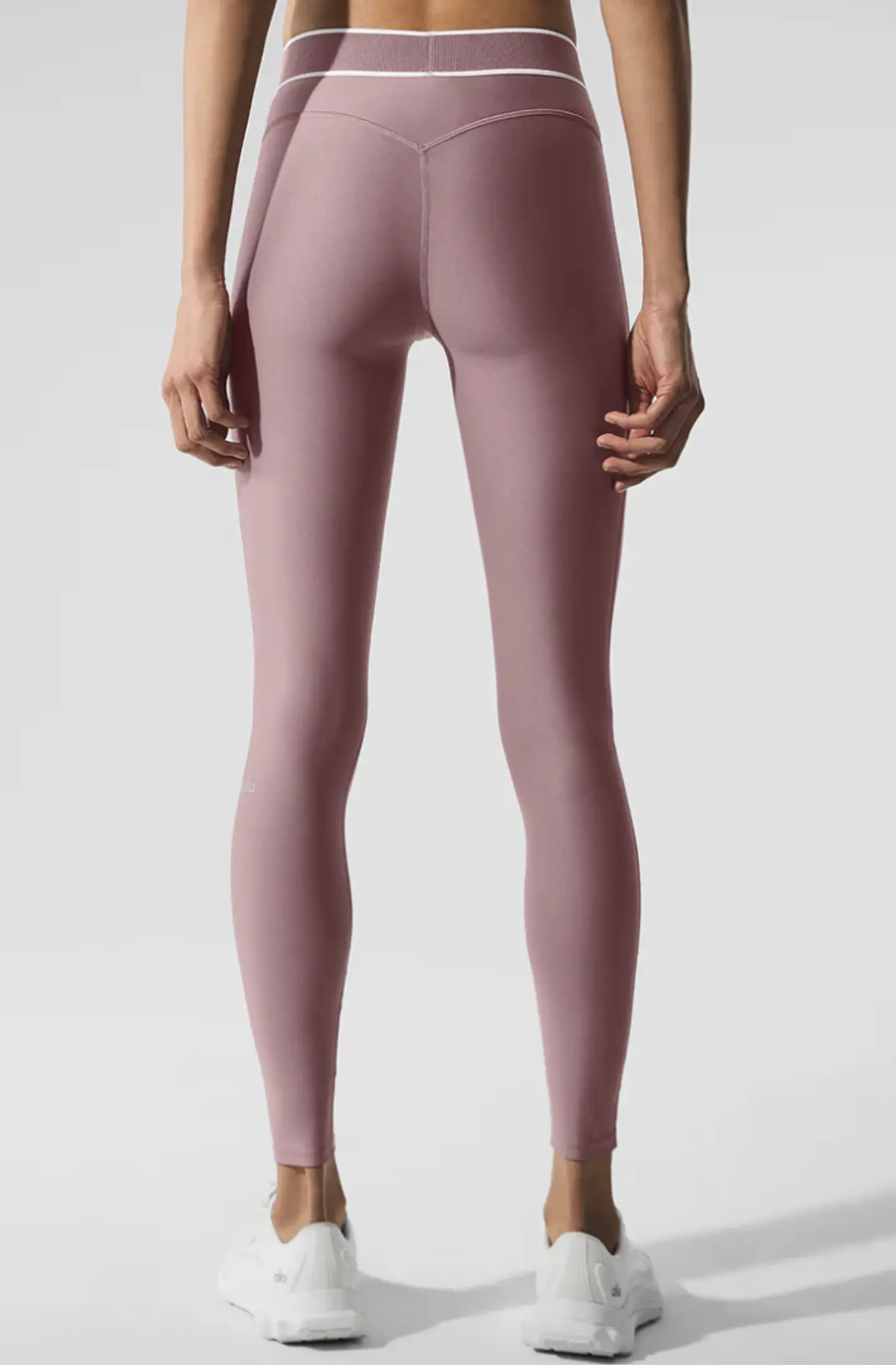 Airlift High-Waist Alignment Legging 1
