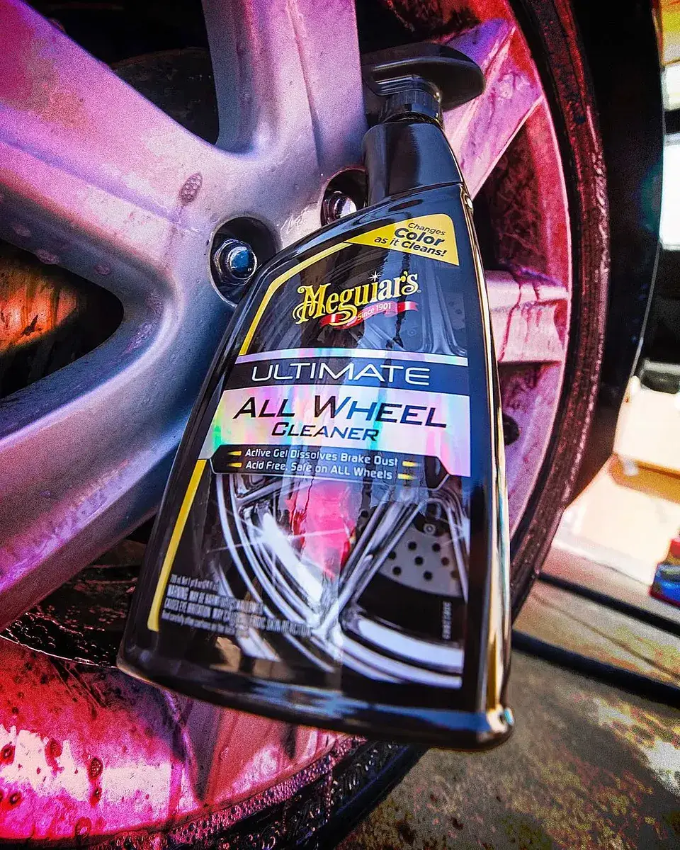 Meguiar's Limpiador Clásico Para Llantas 709 Ml 2