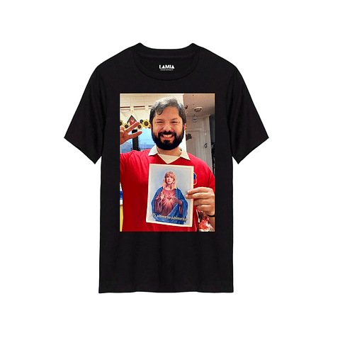 Polera Gabriel Boric y Taylor Swift Línea Premium #1