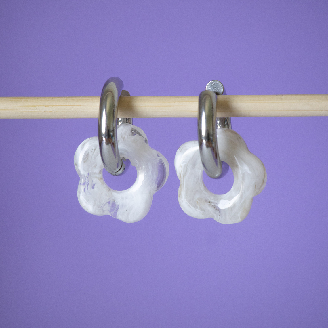 Charms Flores Resina Blancas 2