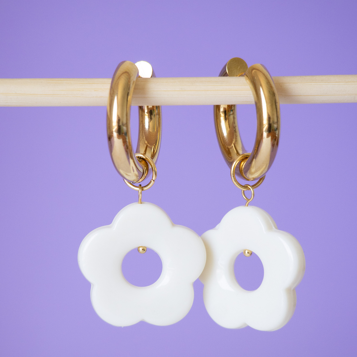 Charms Flores Colgantes Blanco Base Gold 1