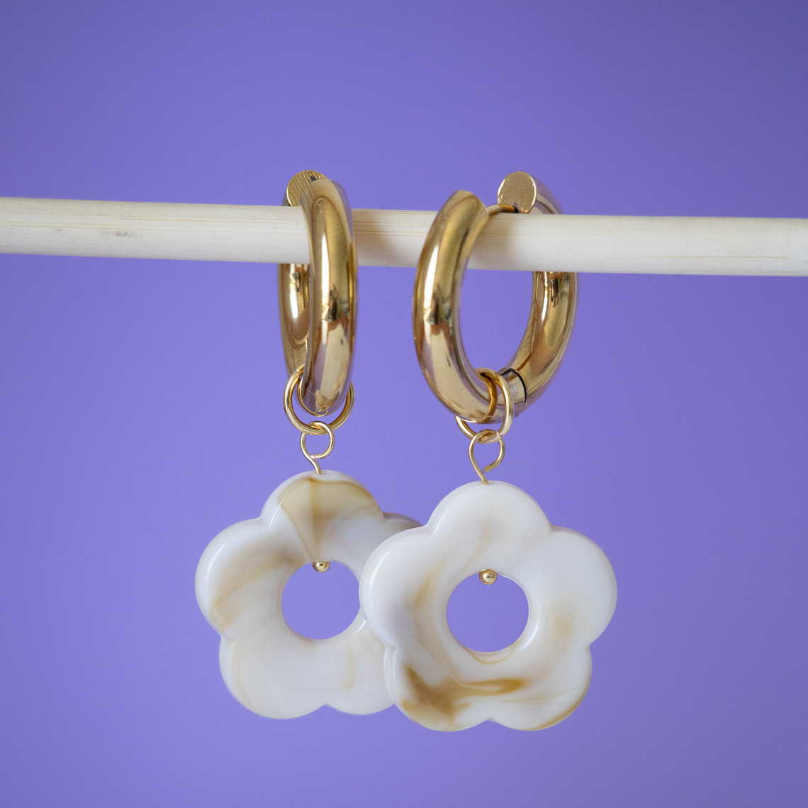 Charms Flores Colgantes Café con Leche Base Gold 1