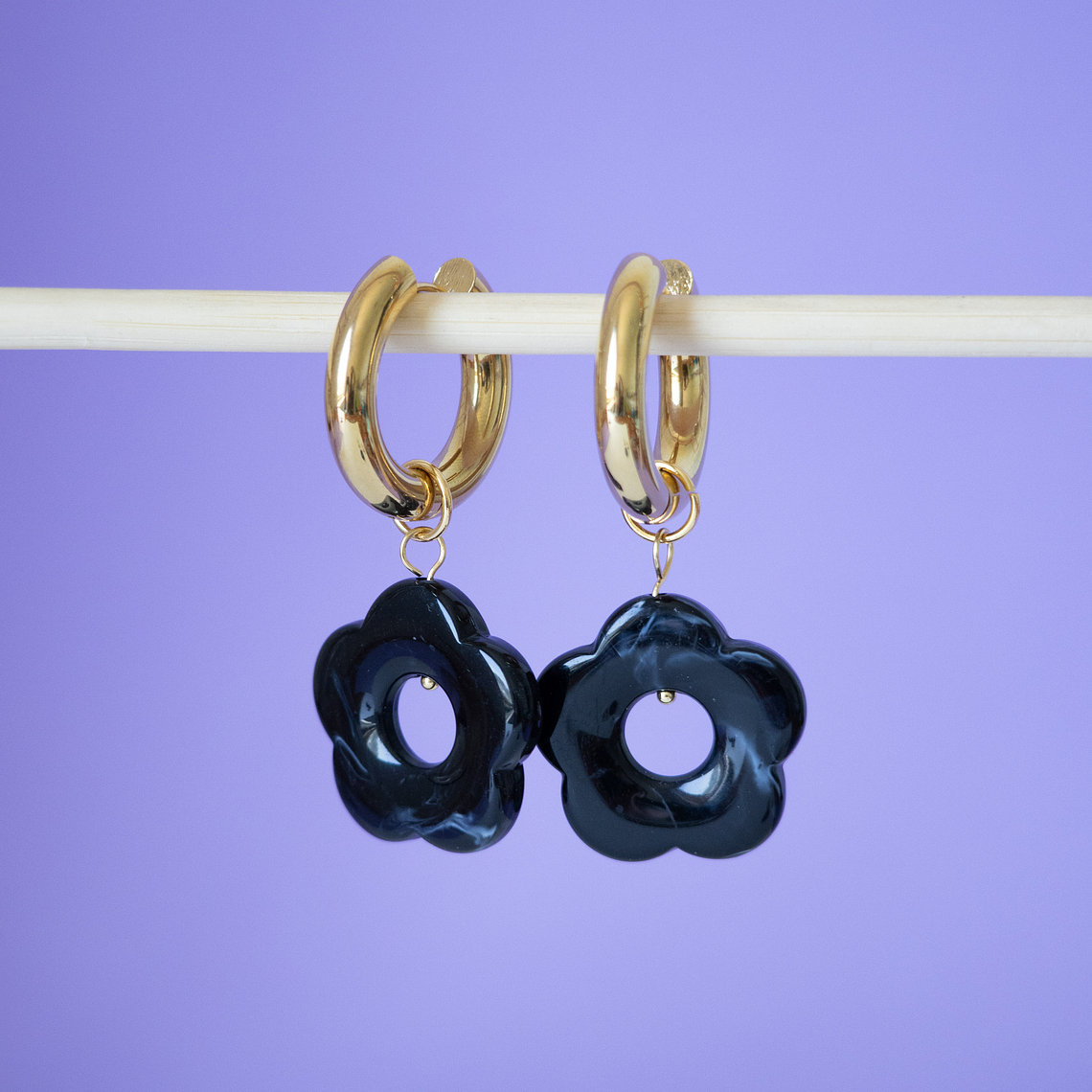 Charms Flores Colgantes Negro Marmolado Base Gold 1