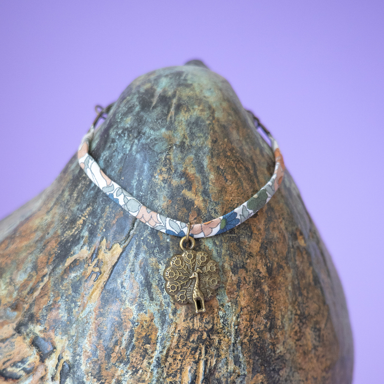 Pulsera Seda Floreada Pavo Real 2