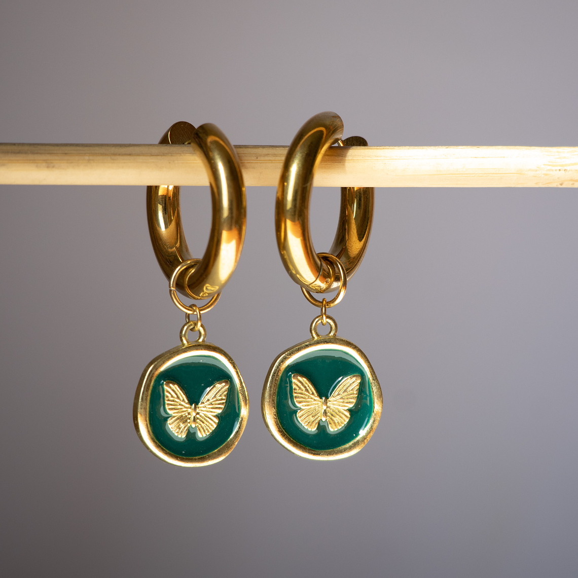 Charms Mariposa Petroleo 1