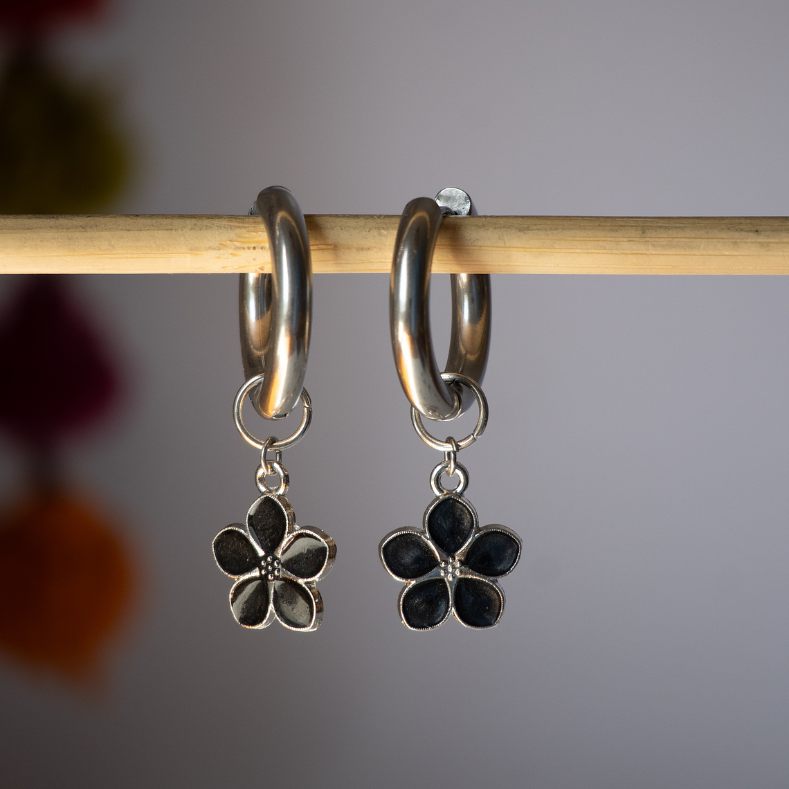 Charms Flores Negras 1