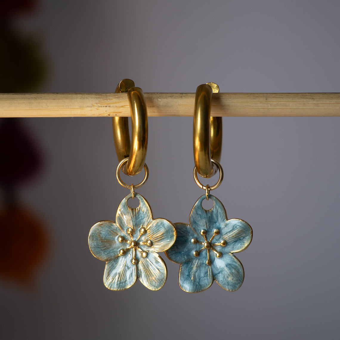 Charms Flor Acero Celeste 1