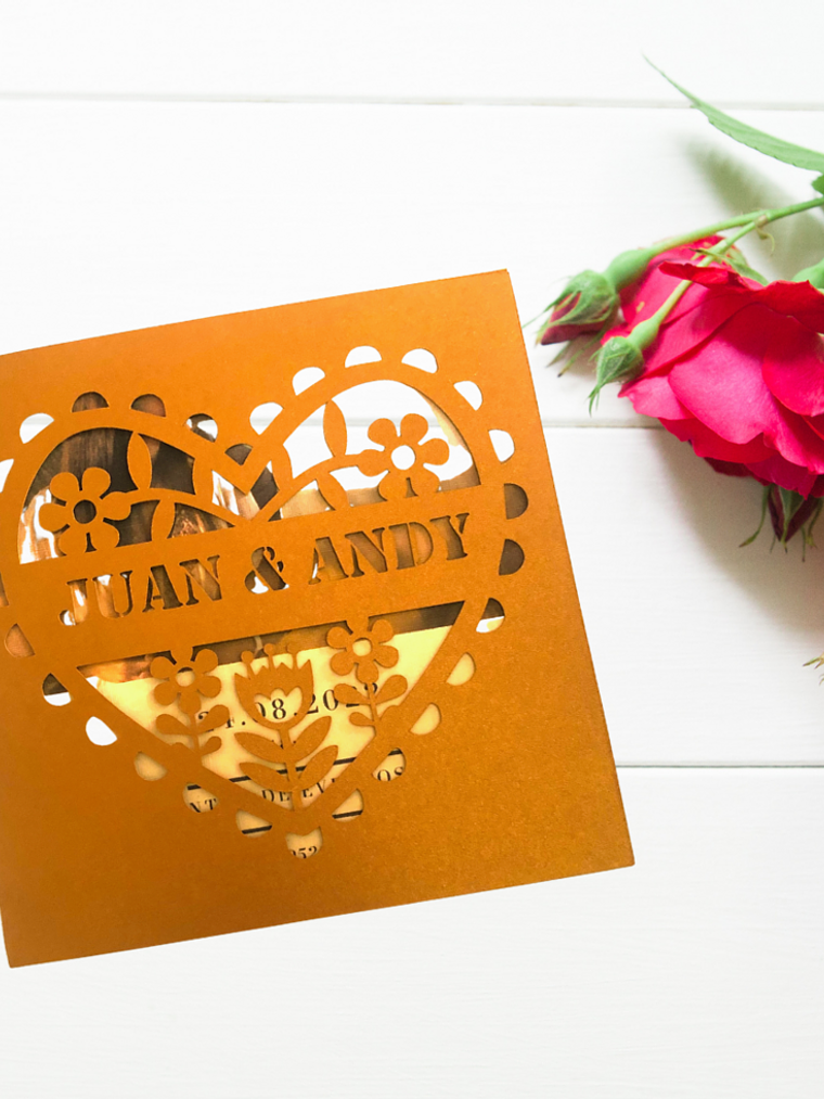 INVITACIÓN TROQUELADA CORAZÓN 1