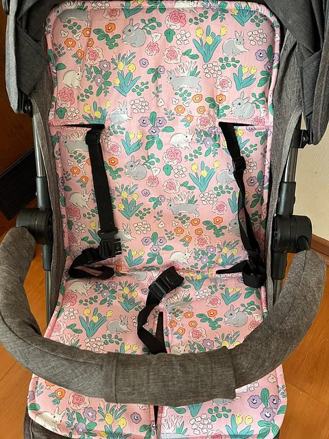 Acolchado para coche conejitos