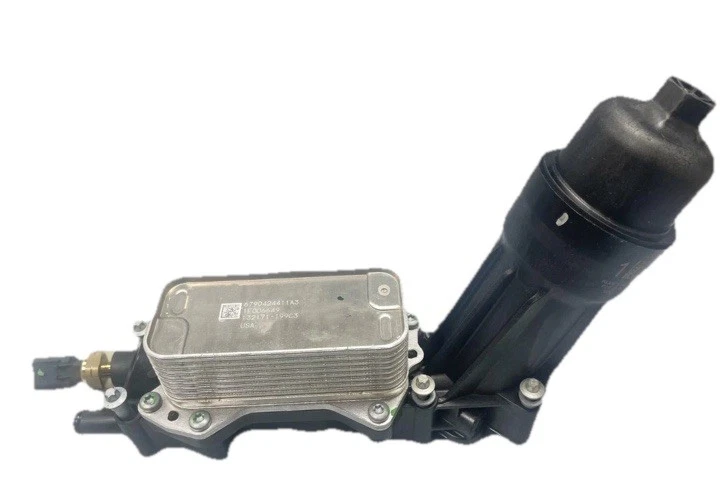 Enfriador de Aceite y Soporte de Filtro – Motor Pentastar 3.6L V6 1