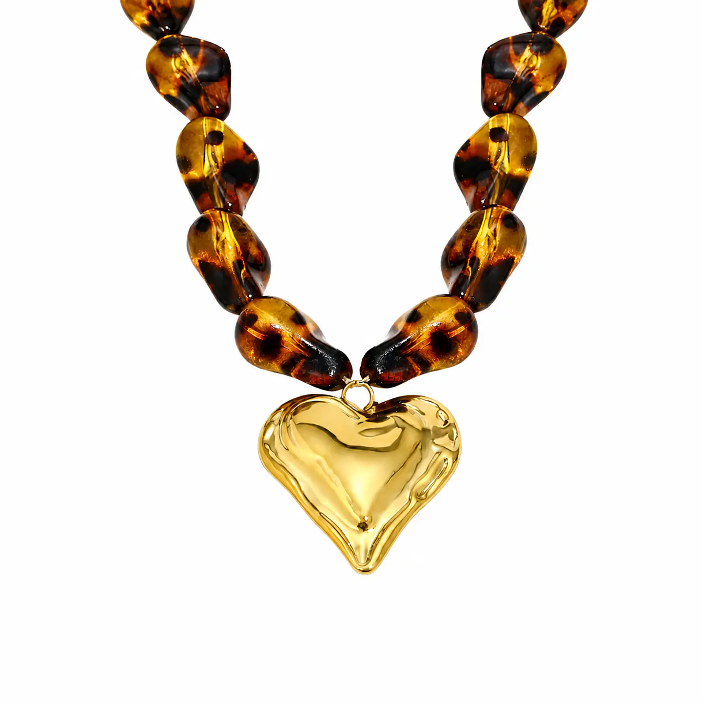 Collar de resina con corazon 1