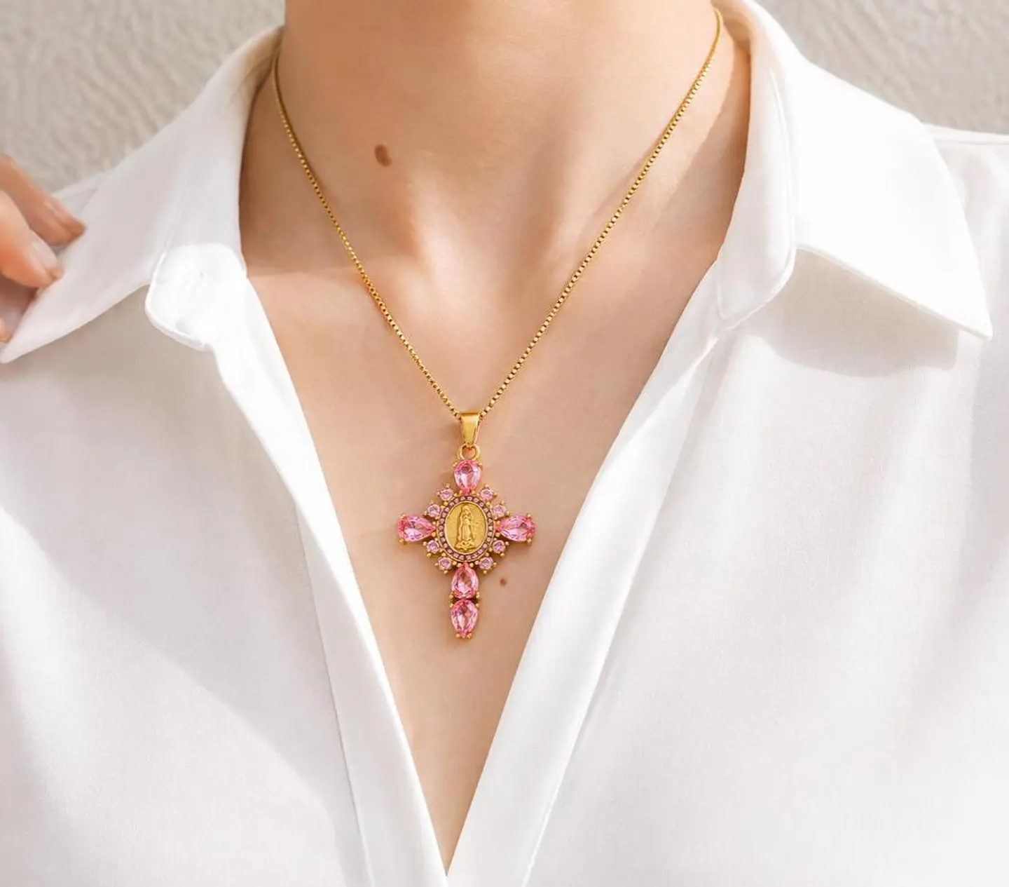 Collar Cruz Virgen Rosa 3