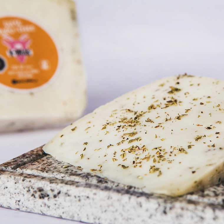 Queso Maduro de Cabra Orégano 200 grs 3