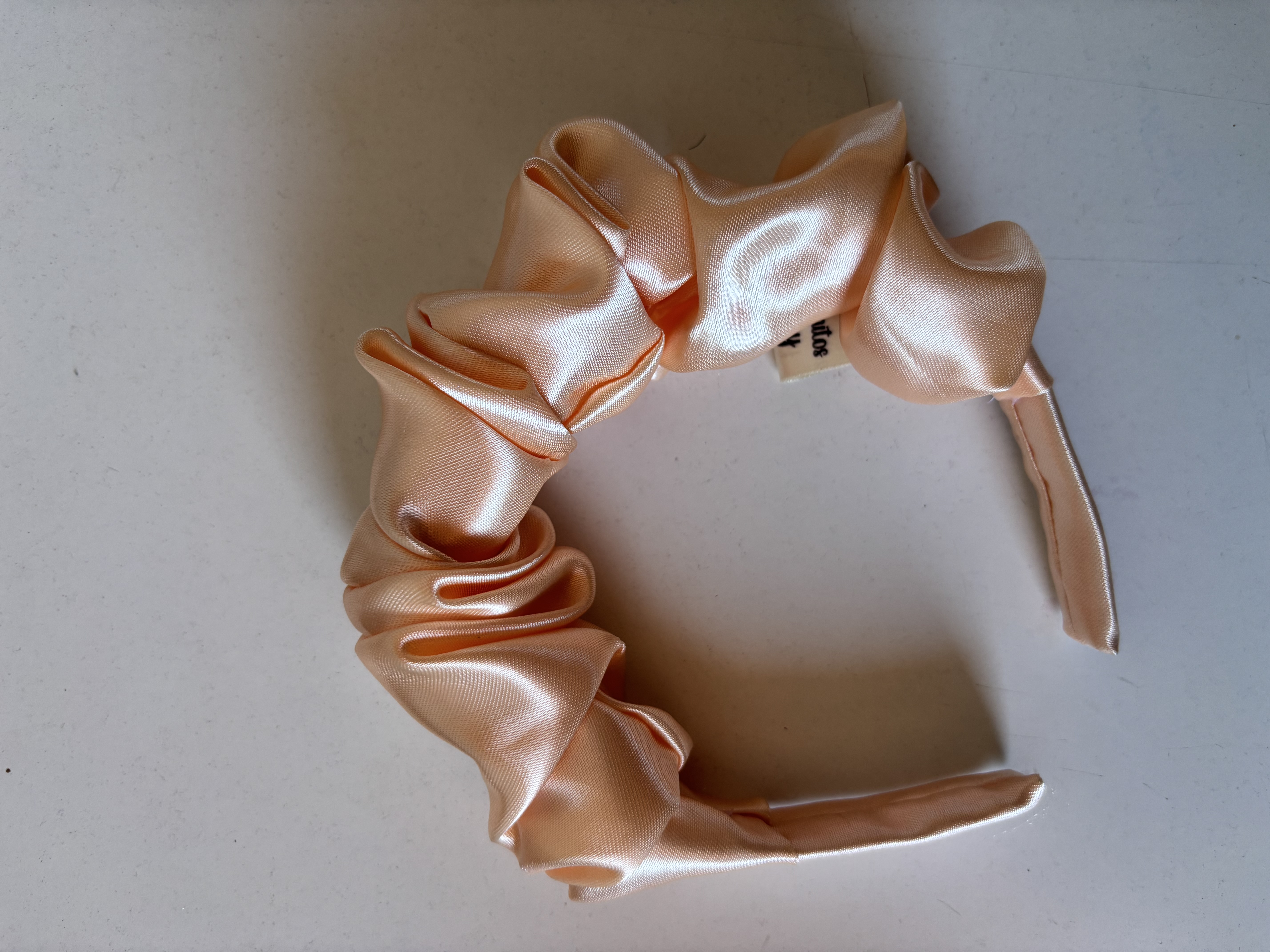 Cintillo de satin con base plástica  3