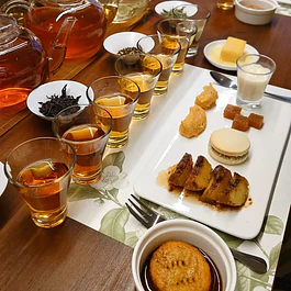 Cata y Maridaje de Té y Postres Tradicionales
