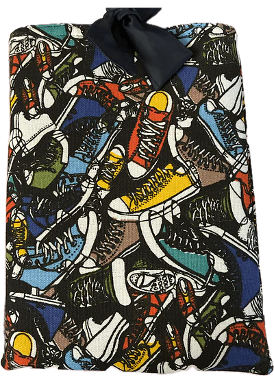 Funda de libro con cinta 20 x 28 cm - zapatillas negro