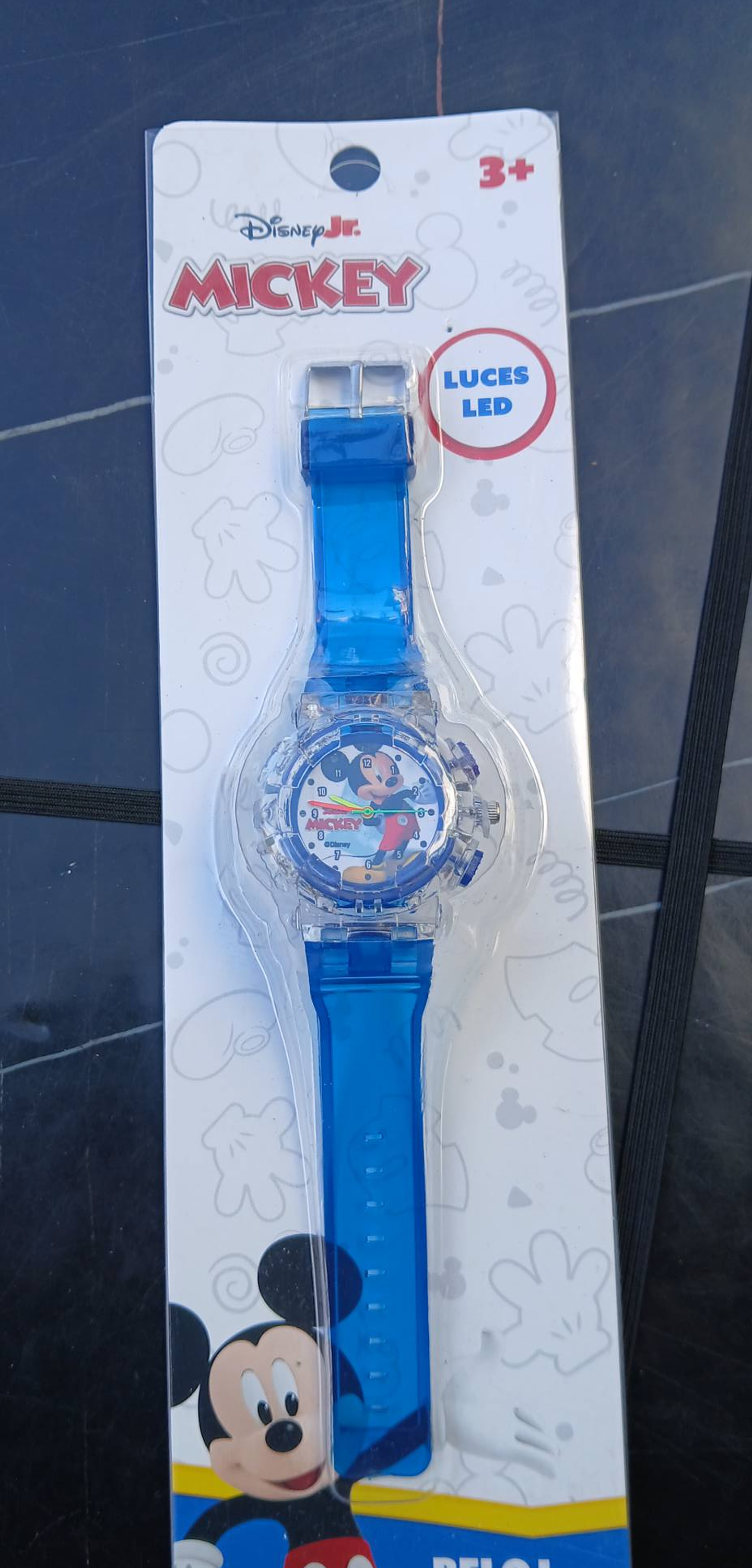 reloj de Mickey con luz led 1