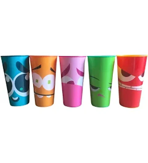 vasos de plástico intensamente    
