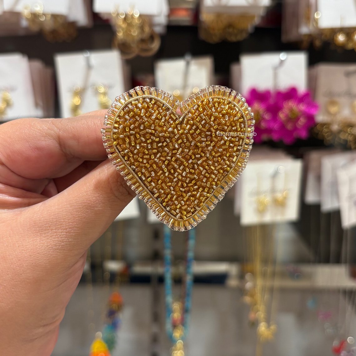 Prendedor Corazón mostacilla 1