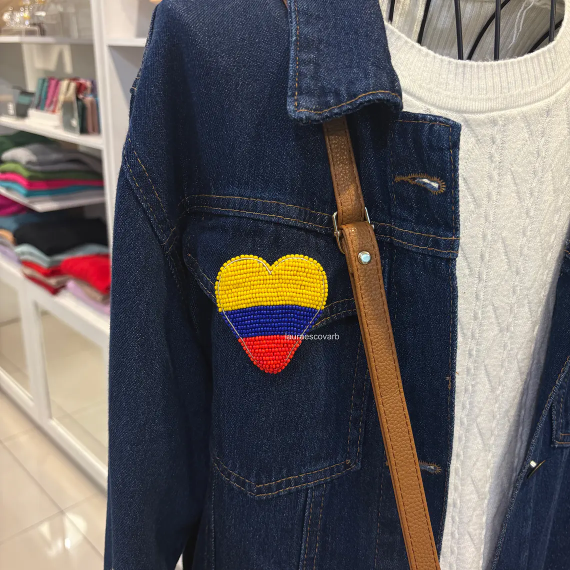 Prendedor Corazón Colombia alargado 2