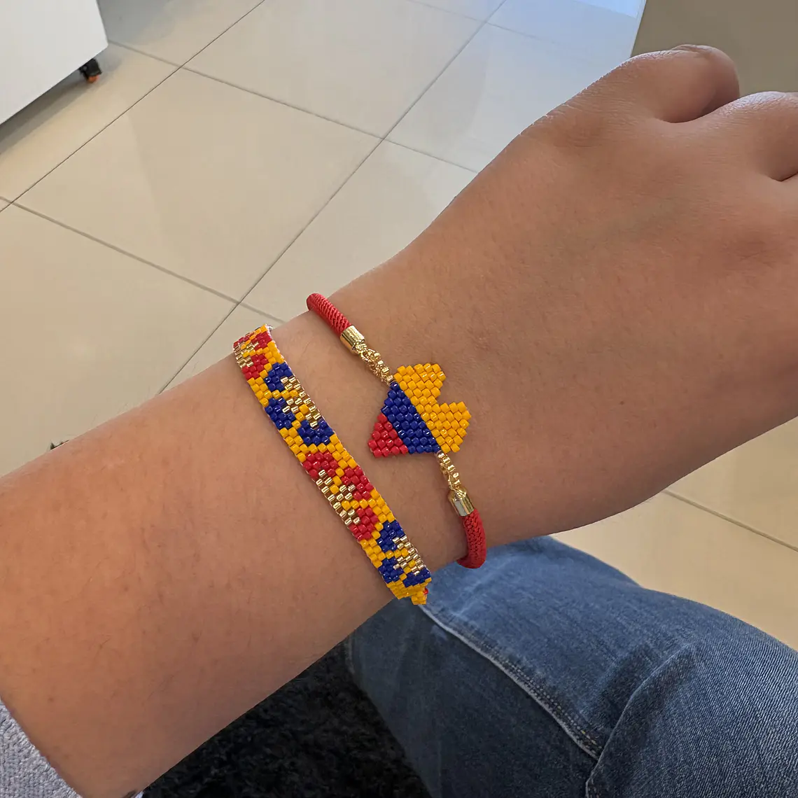 Pulsera flores tricolor Colombia 2