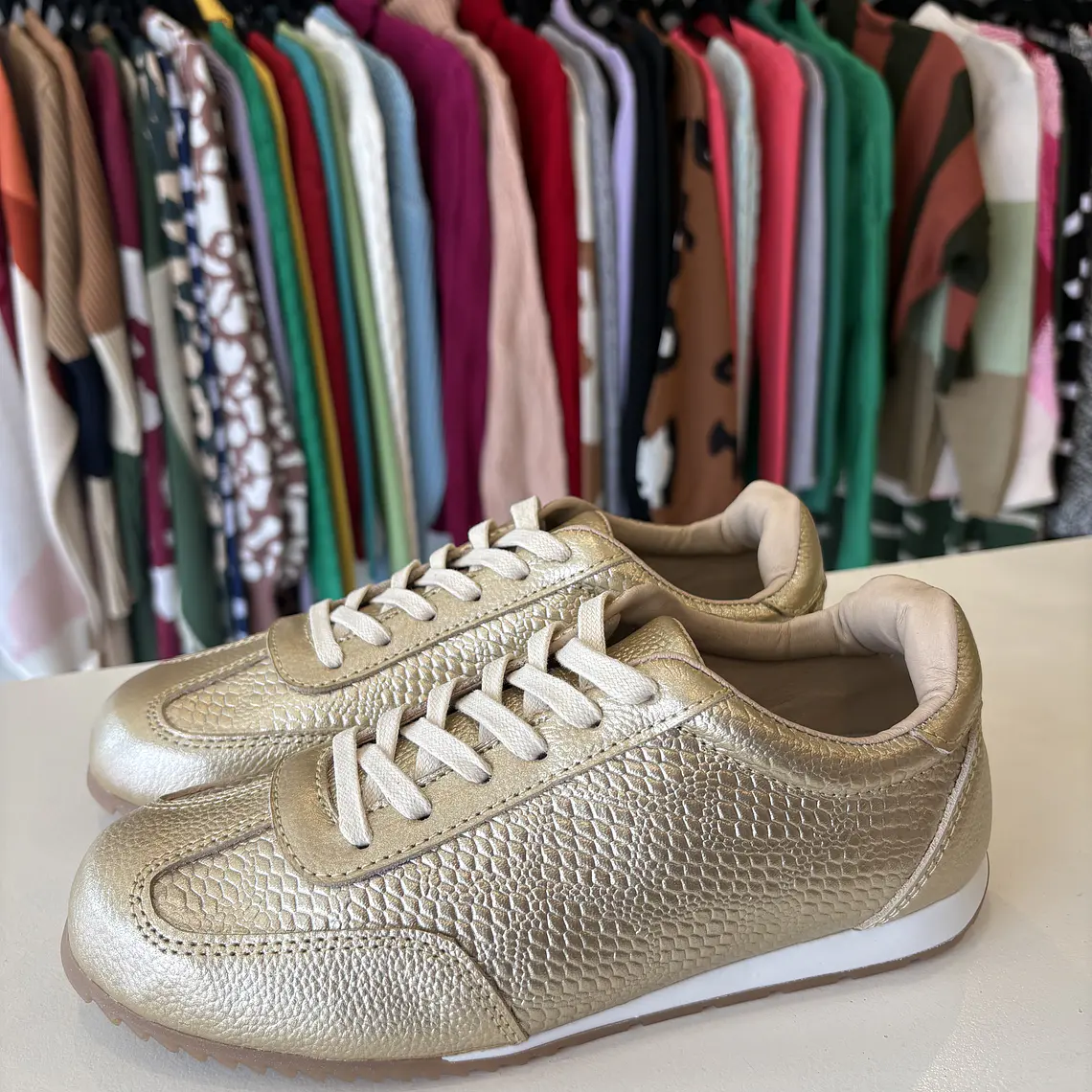 Tenis Alma Dorado 1
